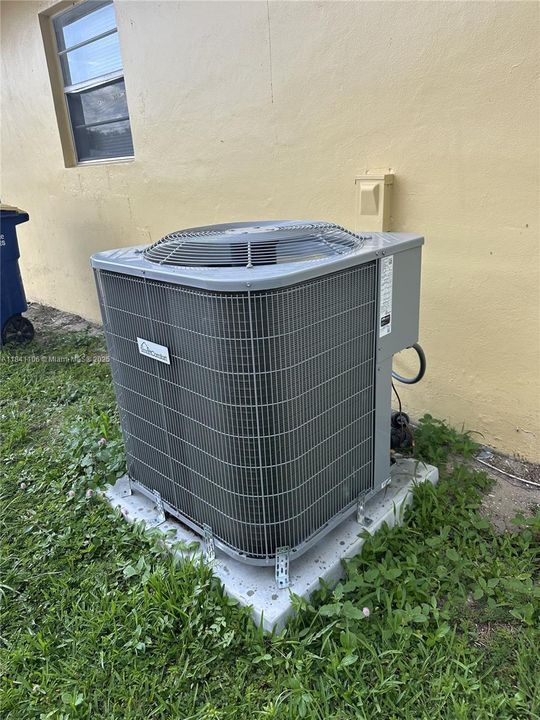 待售: $290,000 (4 贝兹, 2 浴室, 1560 平方英尺)