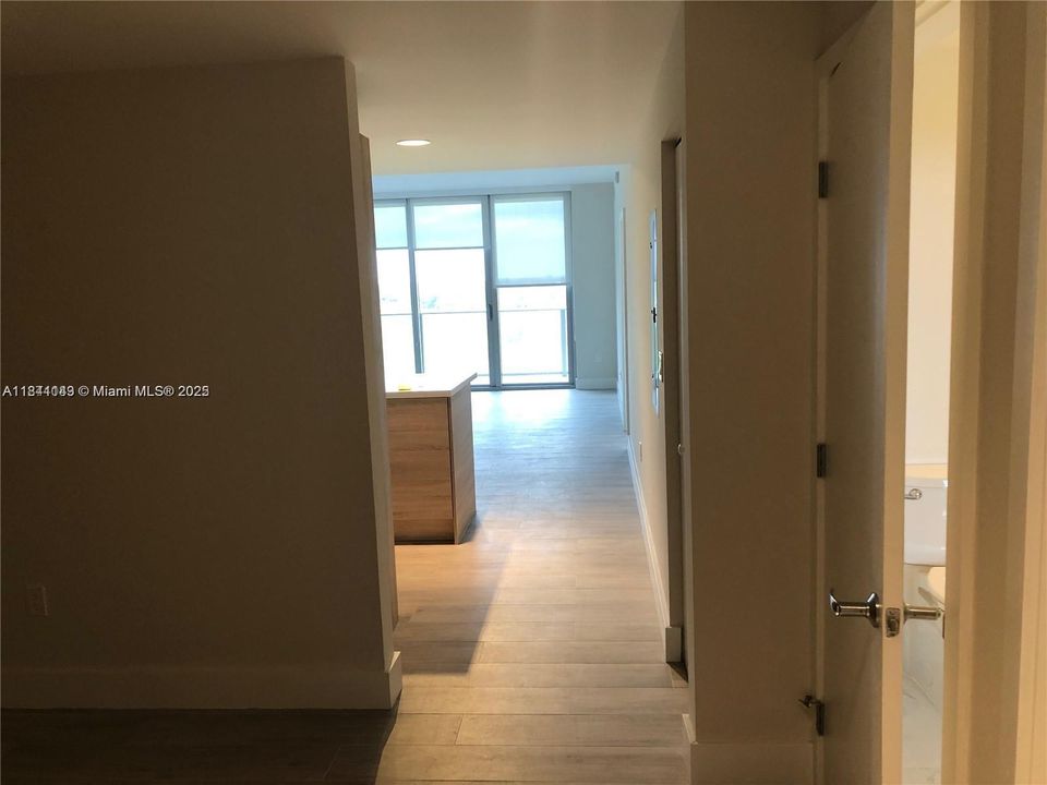 待售: $650,000 (2 贝兹, 2 浴室, 1115 平方英尺)