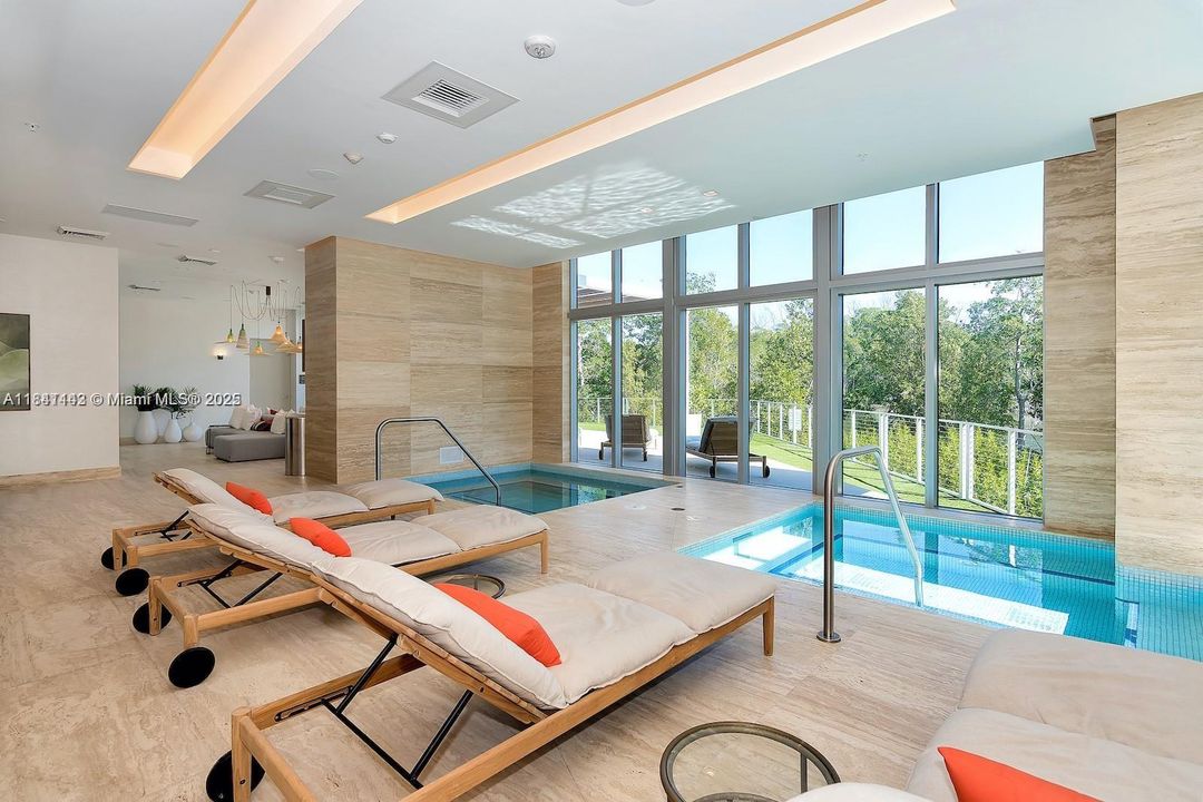 待售: $650,000 (2 贝兹, 2 浴室, 1115 平方英尺)