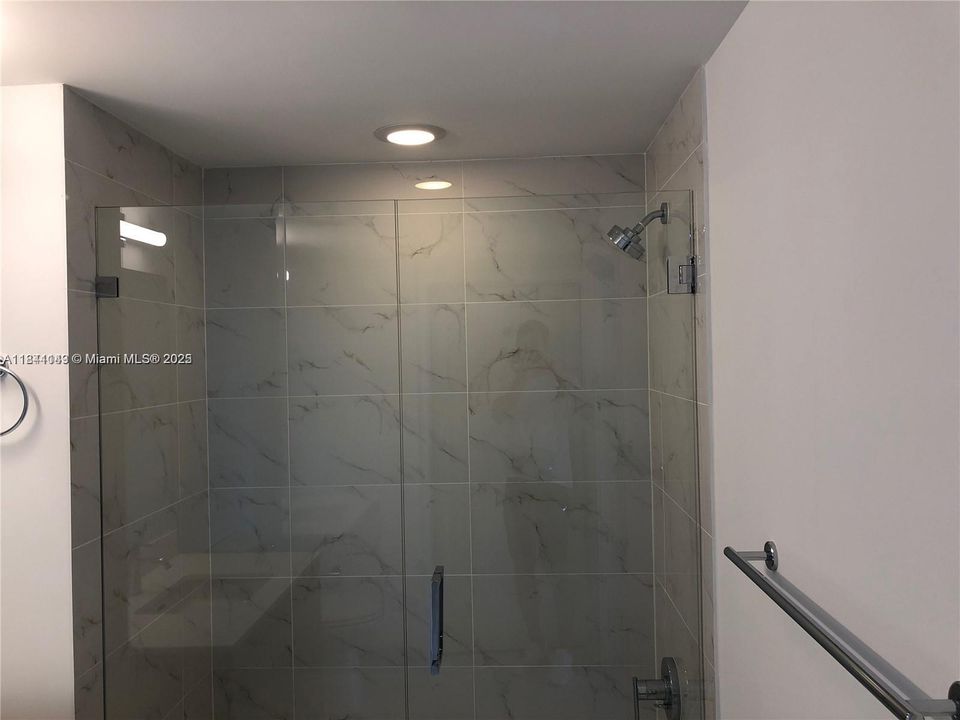 待售: $650,000 (2 贝兹, 2 浴室, 1115 平方英尺)