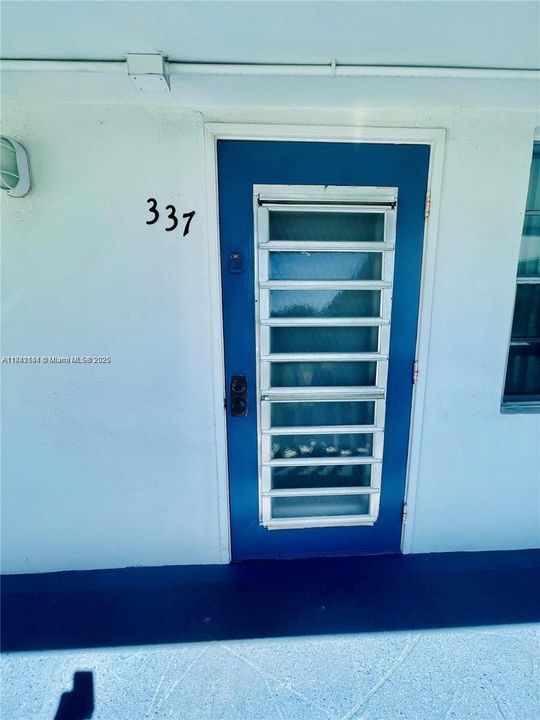 待售: $89,900 (1 贝兹, 1 浴室, 703 平方英尺)