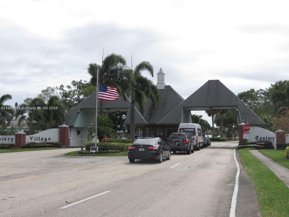 待售: $89,900 (1 贝兹, 1 浴室, 703 平方英尺)