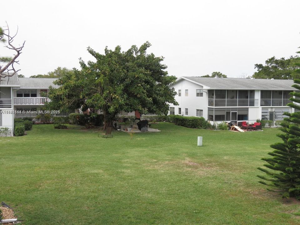 待售: $89,900 (1 贝兹, 1 浴室, 703 平方英尺)