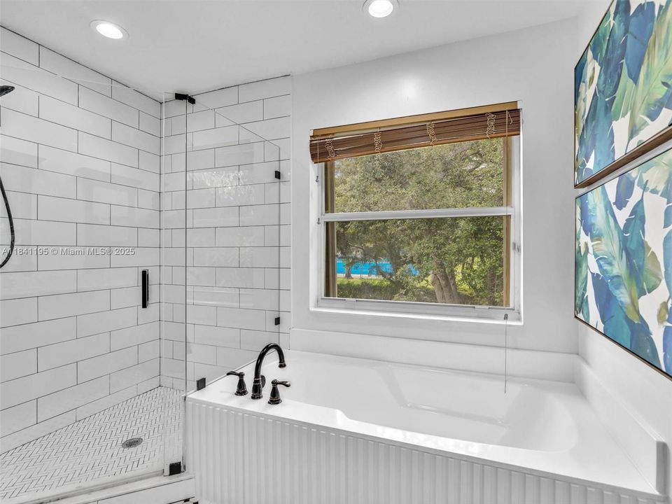 Recently Rented: $3,600 (3 beds, 2 baths, 1653 Square Feet)