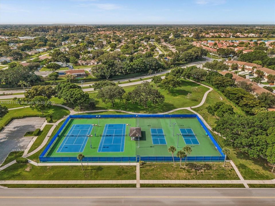 Recently Rented: $3,600 (3 beds, 2 baths, 1653 Square Feet)