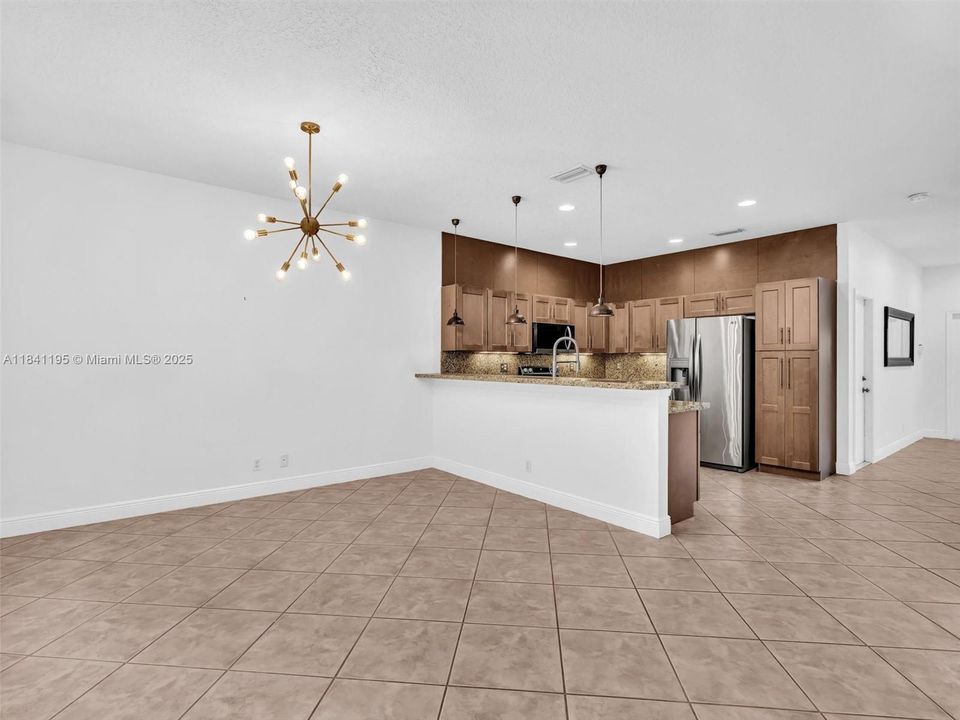 Recently Rented: $3,600 (3 beds, 2 baths, 1653 Square Feet)