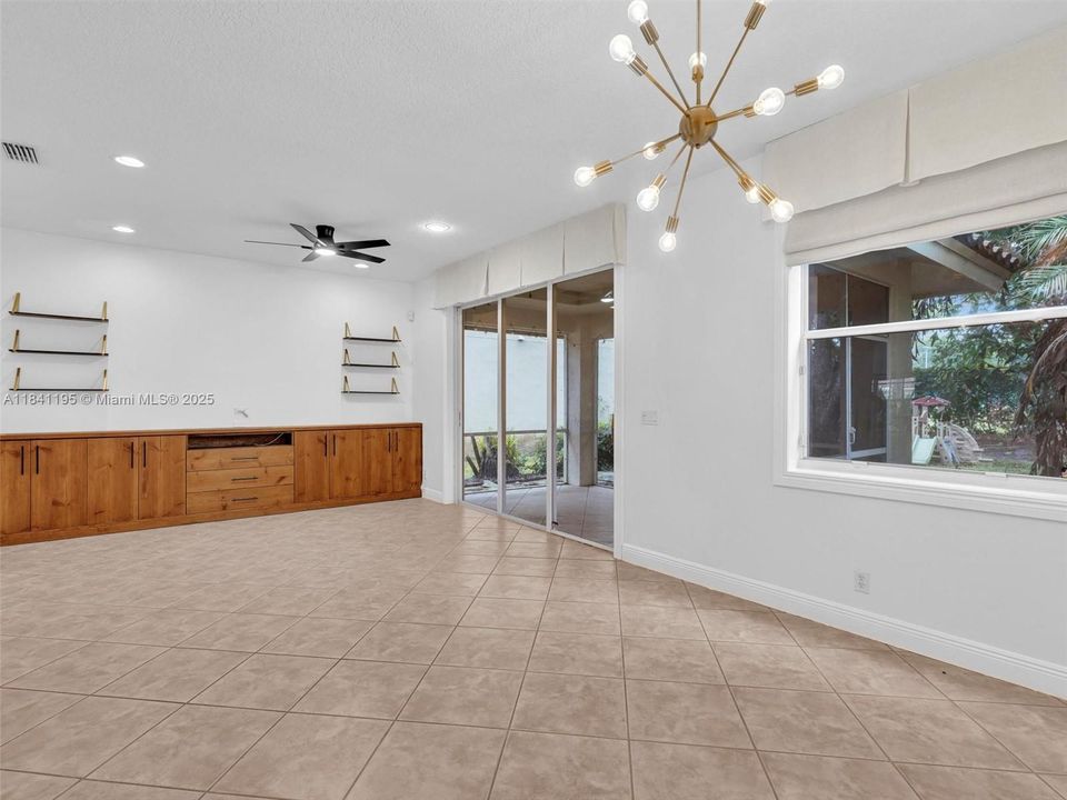 Recently Rented: $3,600 (3 beds, 2 baths, 1653 Square Feet)