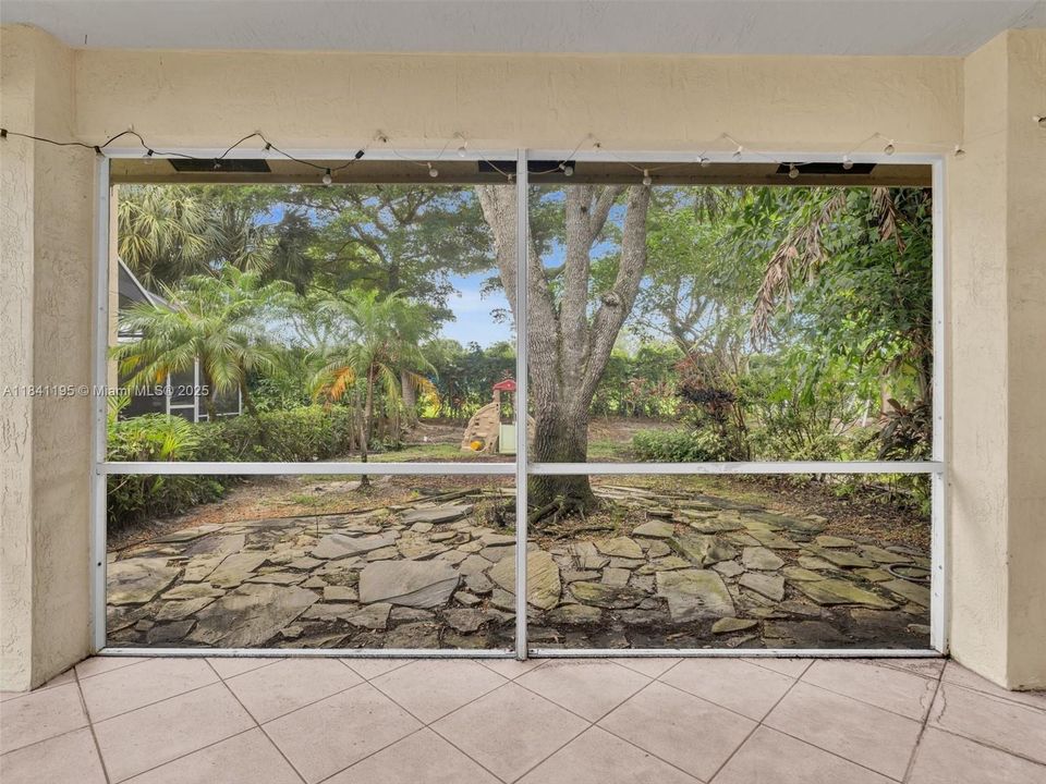 Recently Rented: $3,600 (3 beds, 2 baths, 1653 Square Feet)