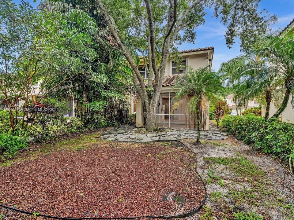 Recently Rented: $3,600 (3 beds, 2 baths, 1653 Square Feet)