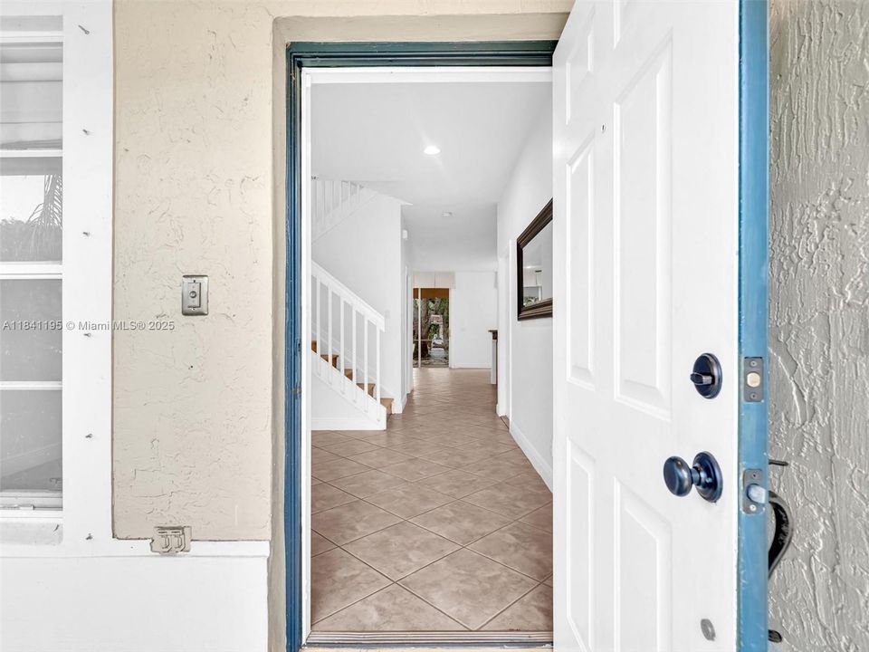 Recently Rented: $3,600 (3 beds, 2 baths, 1653 Square Feet)