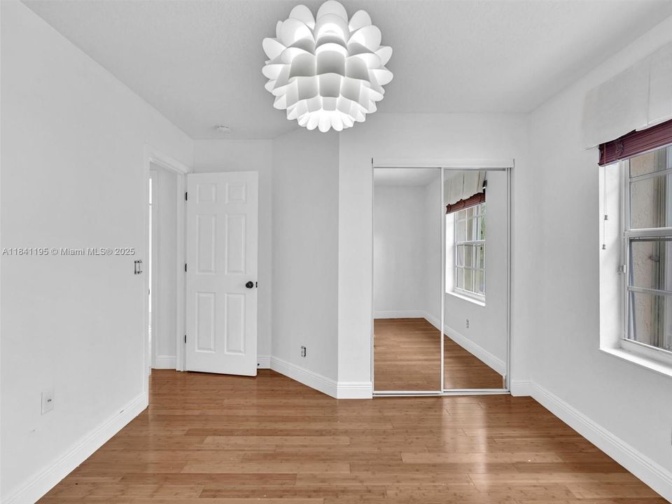 Recently Rented: $3,600 (3 beds, 2 baths, 1653 Square Feet)