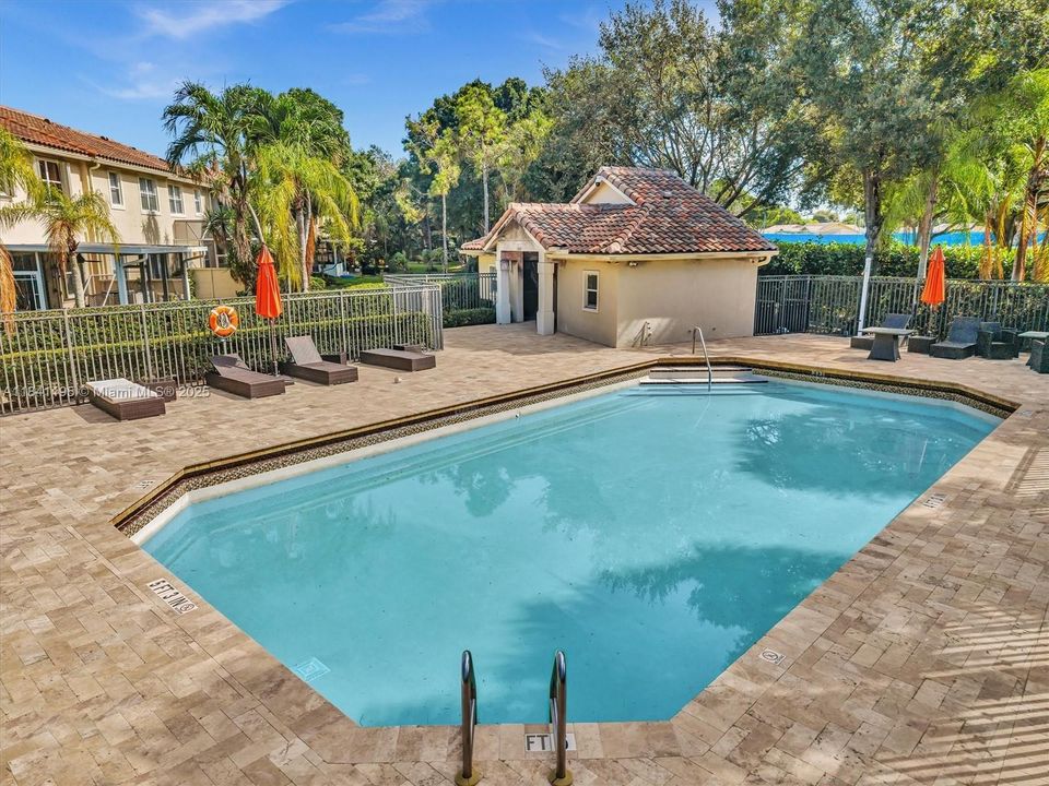 Recently Rented: $3,600 (3 beds, 2 baths, 1653 Square Feet)