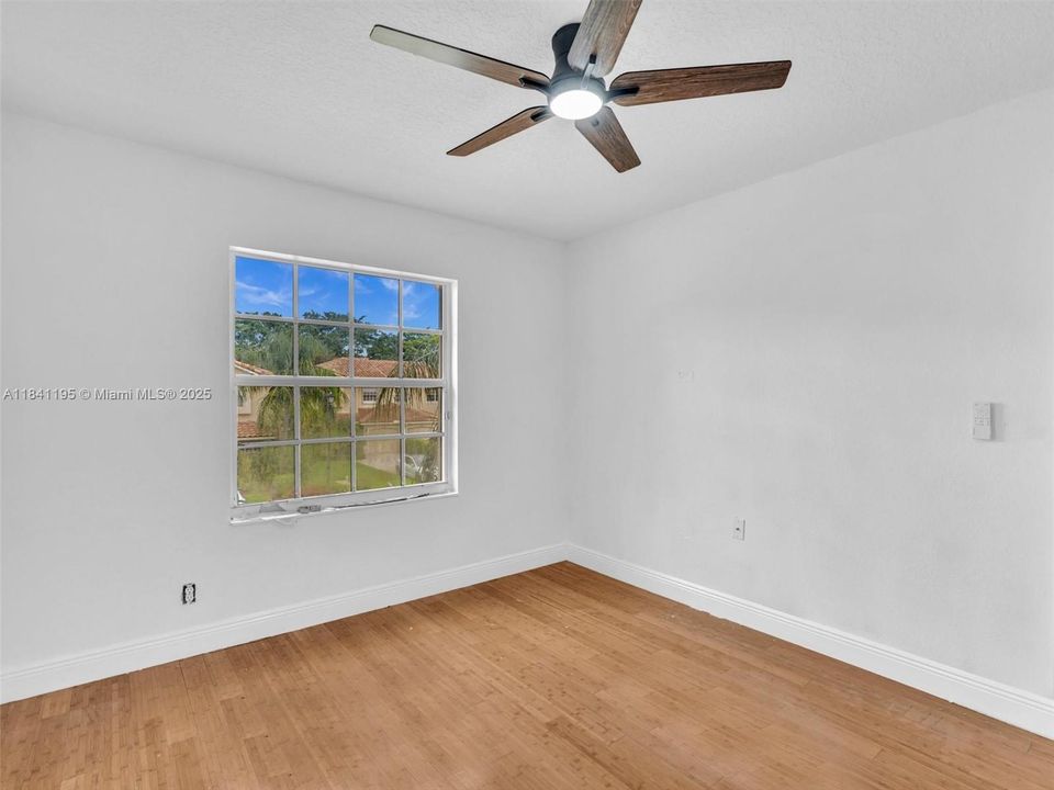 Recently Rented: $3,600 (3 beds, 2 baths, 1653 Square Feet)