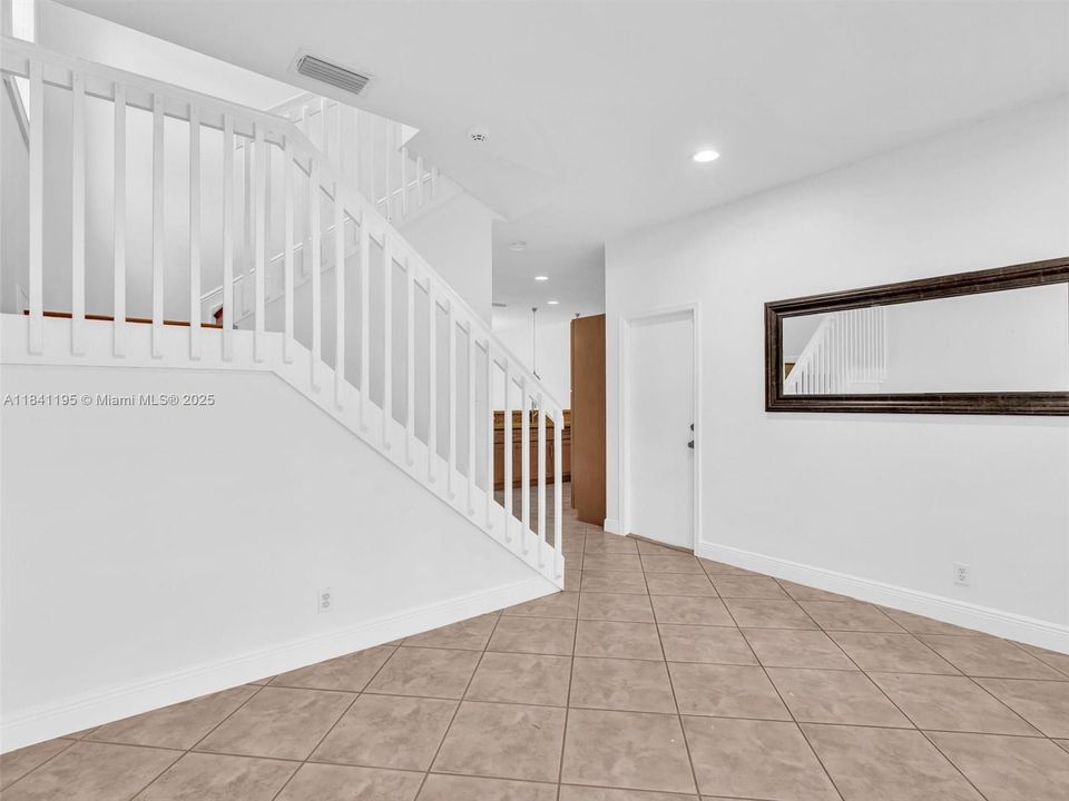 Recently Rented: $3,600 (3 beds, 2 baths, 1653 Square Feet)