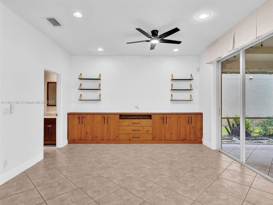 Recently Rented: $3,600 (3 beds, 2 baths, 1653 Square Feet)