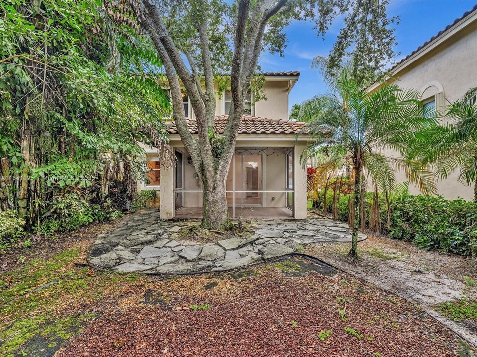 Recently Rented: $3,600 (3 beds, 2 baths, 1653 Square Feet)