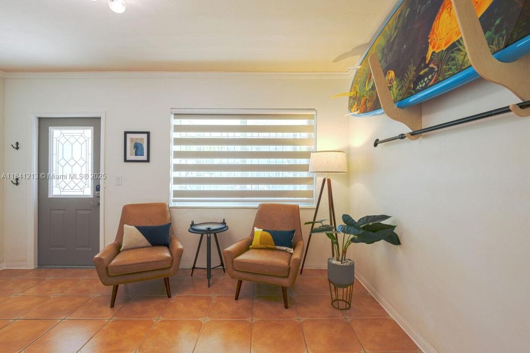 For Sale: $1,200,000 (3 beds, 2 baths, 1536 Square Feet)