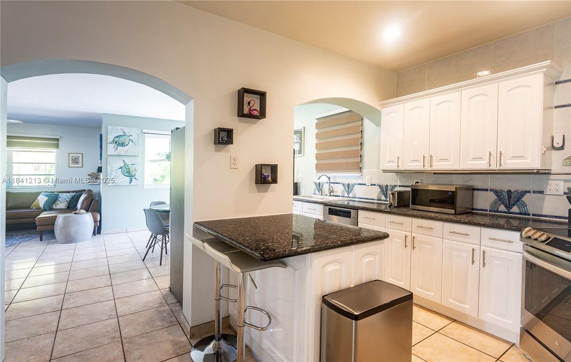 For Sale: $1,200,000 (3 beds, 2 baths, 1536 Square Feet)