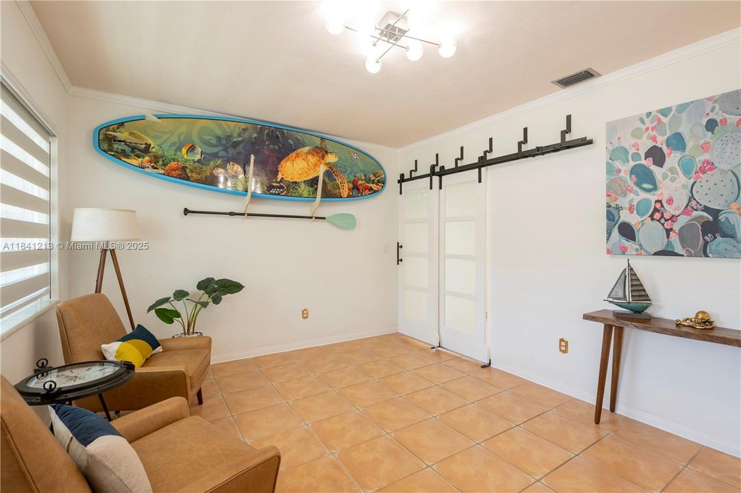For Sale: $1,200,000 (3 beds, 2 baths, 1536 Square Feet)