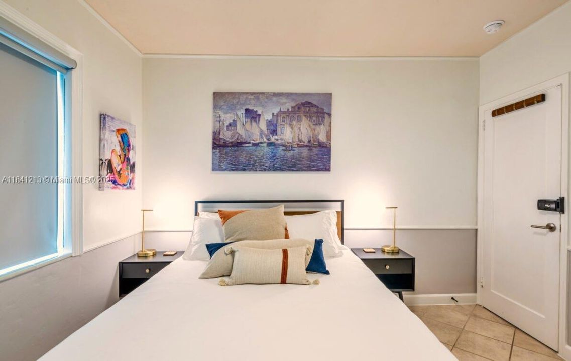 For Sale: $1,200,000 (3 beds, 2 baths, 1536 Square Feet)