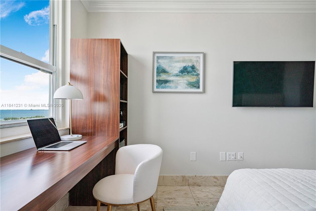 Recently Sold: $1,299,000 (2 beds, 2 baths, 1098 Square Feet)