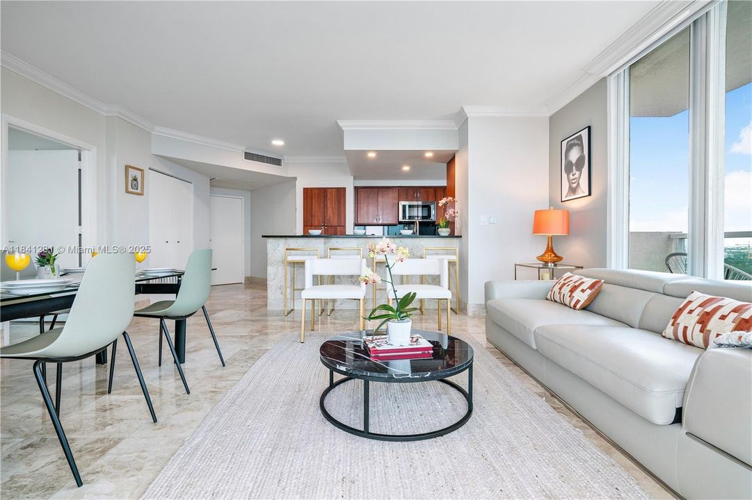 Recently Sold: $1,299,000 (2 beds, 2 baths, 1098 Square Feet)