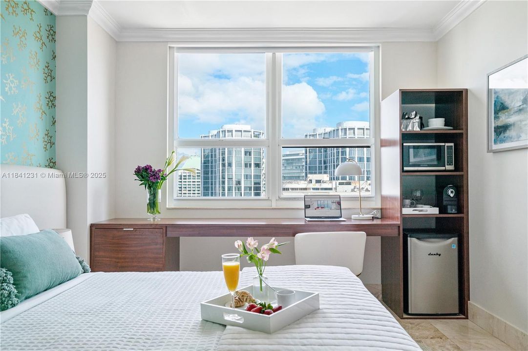 Recently Sold: $1,299,000 (2 beds, 2 baths, 1098 Square Feet)