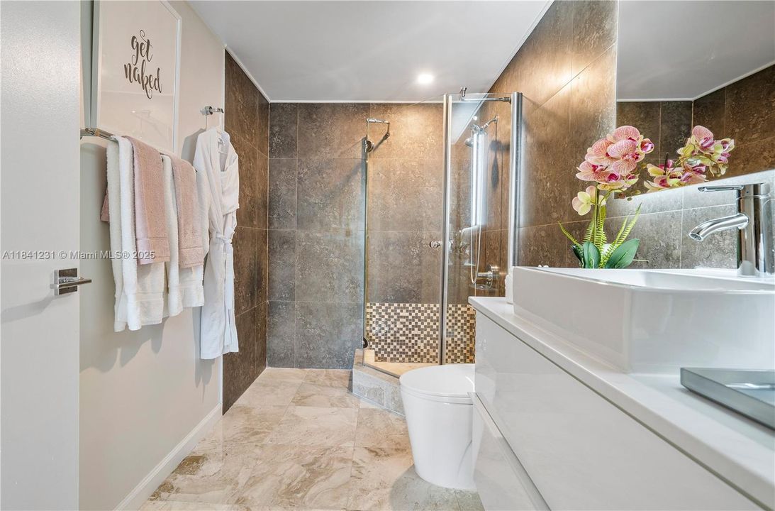 Recently Sold: $1,299,000 (2 beds, 2 baths, 1098 Square Feet)