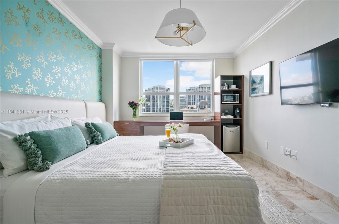 Recently Sold: $1,299,000 (2 beds, 2 baths, 1098 Square Feet)