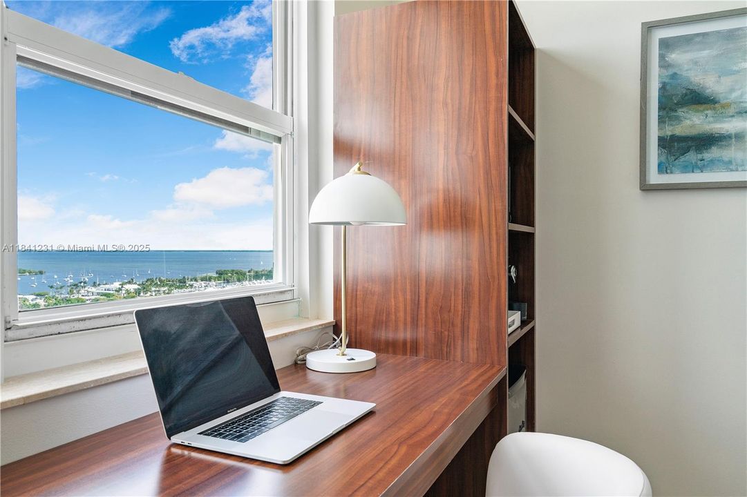 Recently Sold: $1,299,000 (2 beds, 2 baths, 1098 Square Feet)