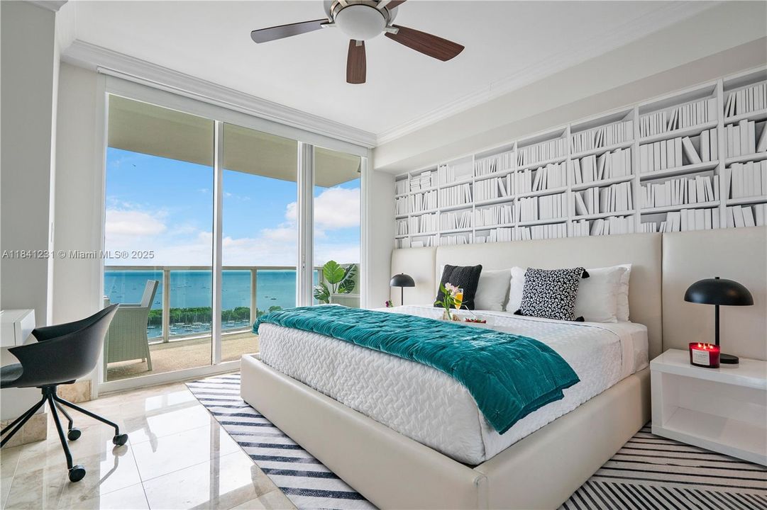 Recently Sold: $1,299,000 (2 beds, 2 baths, 1098 Square Feet)