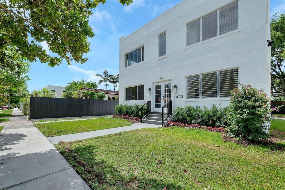 Recientemente alquilado: $2,600 (1 camas, 1 baños, 736 Pies cuadrados)