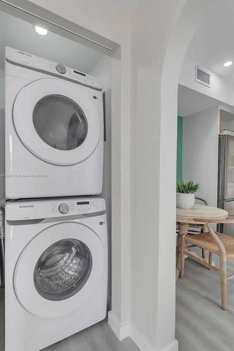 最近租的: $2,600 (1 贝兹, 1 浴室, 736 平方英尺)