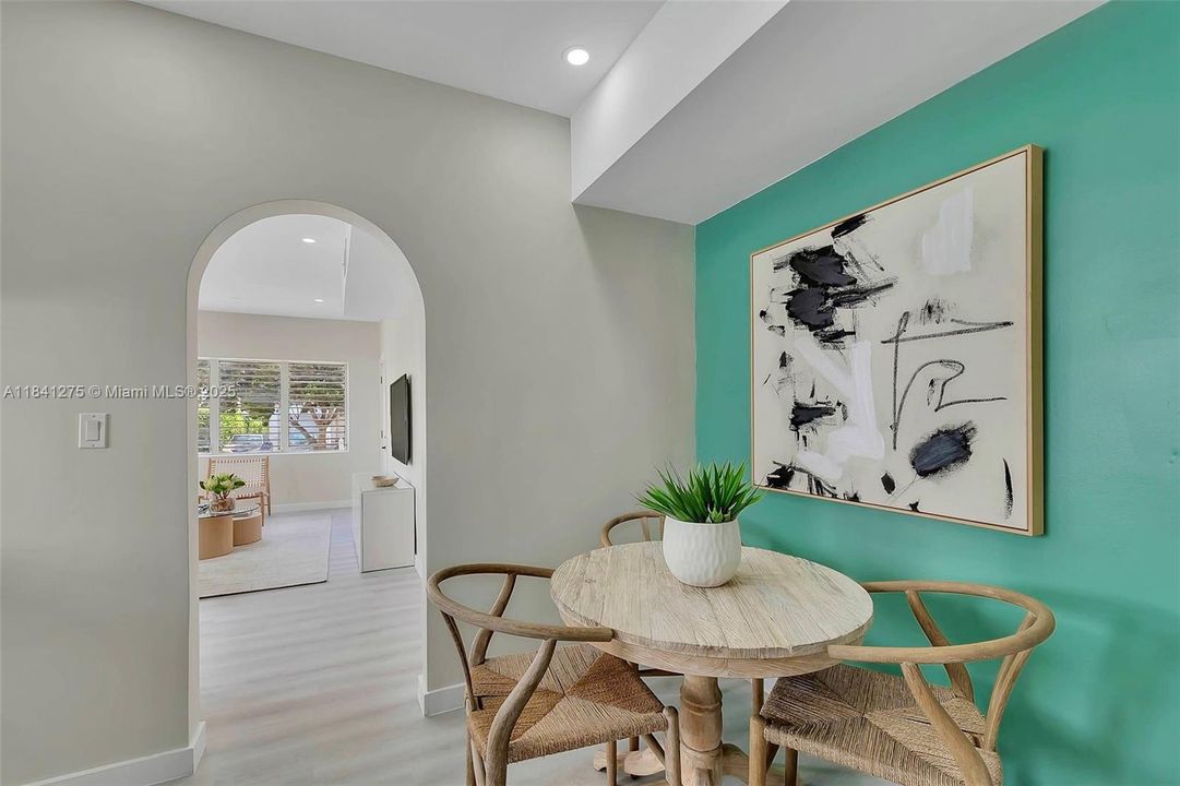 最近租的: $2,600 (1 贝兹, 1 浴室, 736 平方英尺)