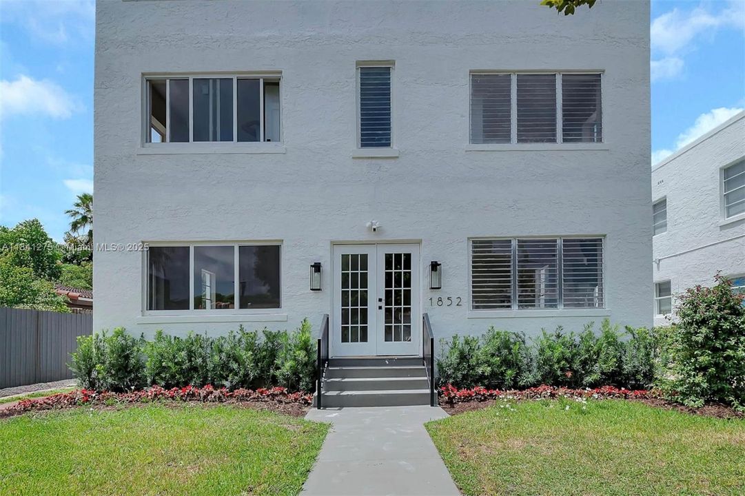 最近租的: $2,600 (1 贝兹, 1 浴室, 736 平方英尺)