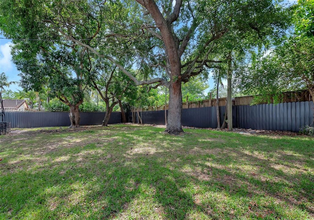 最近租的: $2,600 (1 贝兹, 1 浴室, 736 平方英尺)