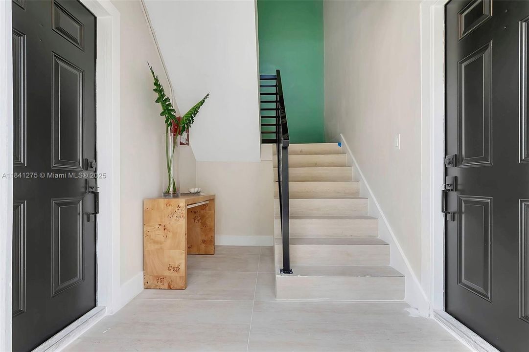 最近租的: $2,600 (1 贝兹, 1 浴室, 736 平方英尺)