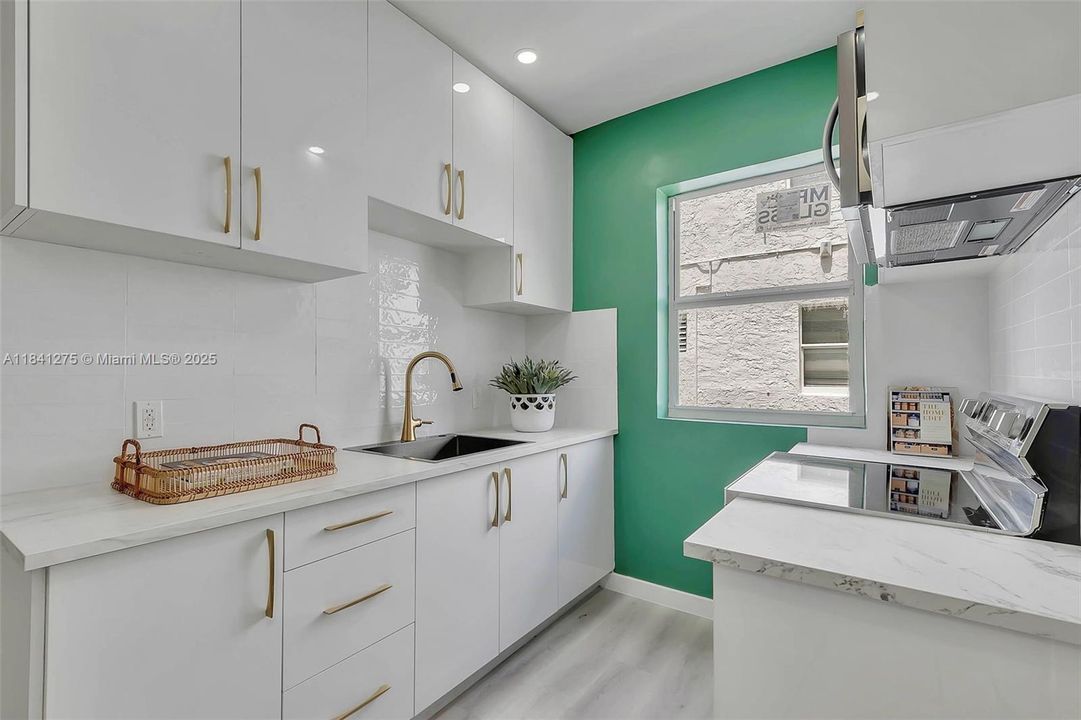 最近租的: $2,600 (1 贝兹, 1 浴室, 736 平方英尺)