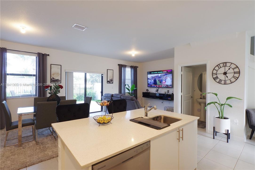 待售: $540,000 (3 贝兹, 2 浴室, 1419 平方英尺)