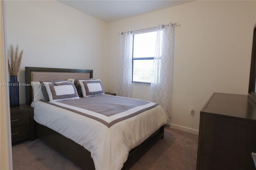 待售: $540,000 (3 贝兹, 2 浴室, 1419 平方英尺)