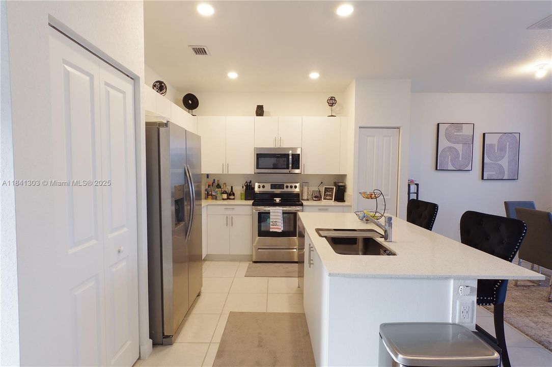 待售: $540,000 (3 贝兹, 2 浴室, 1419 平方英尺)