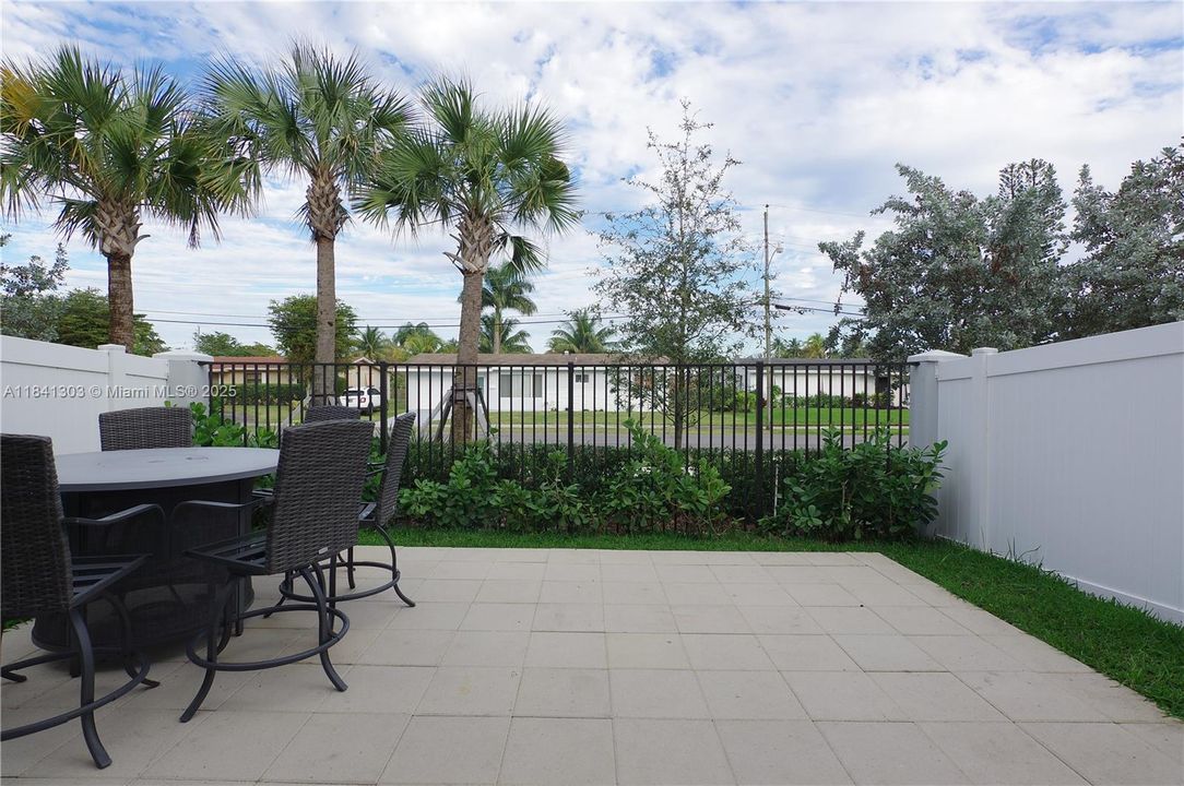 待售: $540,000 (3 贝兹, 2 浴室, 1419 平方英尺)