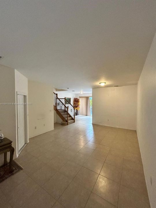 Недавно продано: $499,000 (3 спален, 2 ванн, 1452 Квадратных фут)