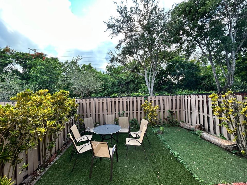 Недавно продано: $499,000 (3 спален, 2 ванн, 1452 Квадратных фут)