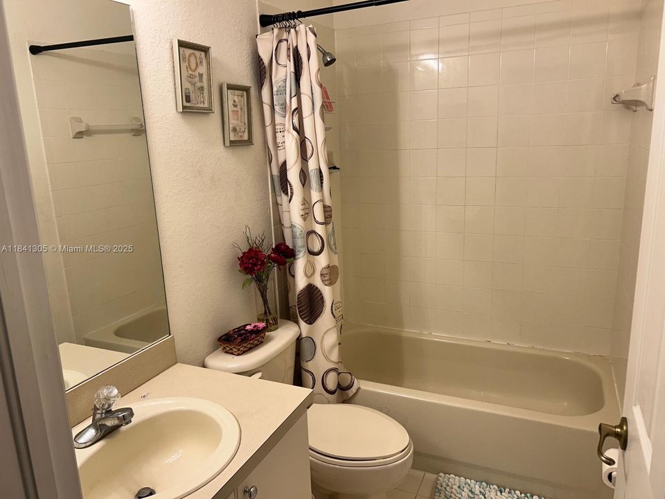 Недавно продано: $499,000 (3 спален, 2 ванн, 1452 Квадратных фут)