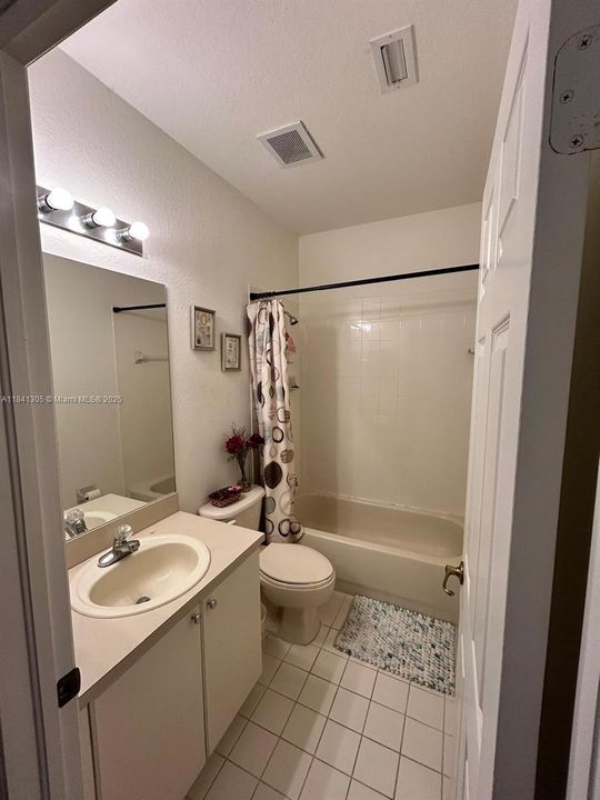 Недавно продано: $499,000 (3 спален, 2 ванн, 1452 Квадратных фут)