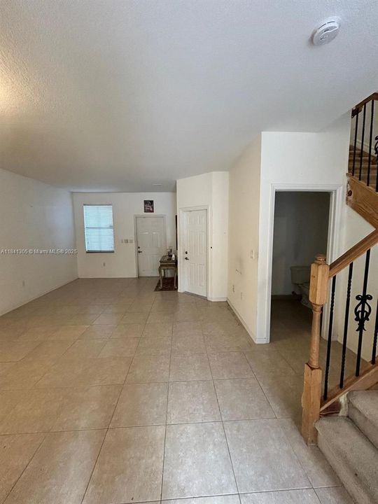 Недавно продано: $499,000 (3 спален, 2 ванн, 1452 Квадратных фут)