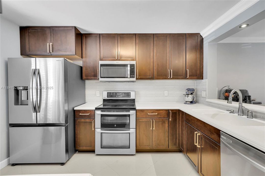 En Venta: $448,000 (3 camas, 2 baños, 1361 Pies cuadrados)