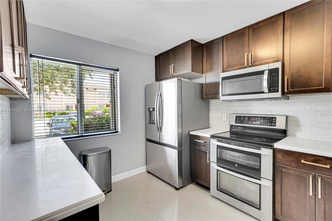 En Venta: $448,000 (3 camas, 2 baños, 1361 Pies cuadrados)