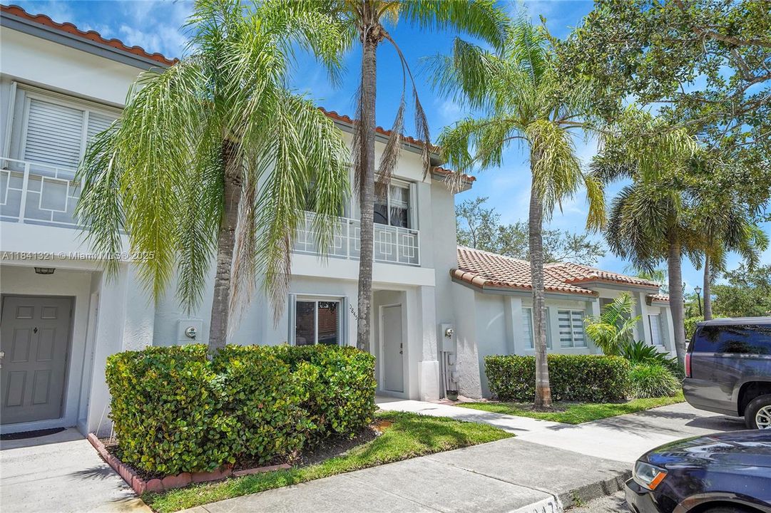 En Venta: $448,000 (3 camas, 2 baños, 1361 Pies cuadrados)